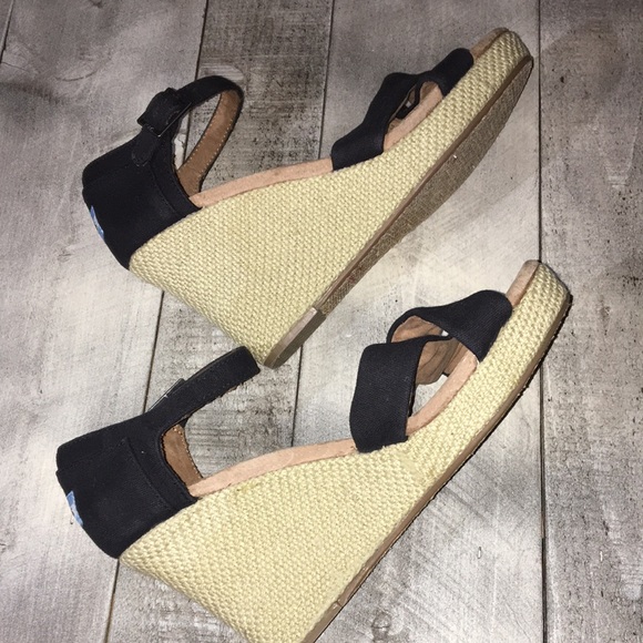 TOM’s Strappy Wedges - Picture 5 of 10